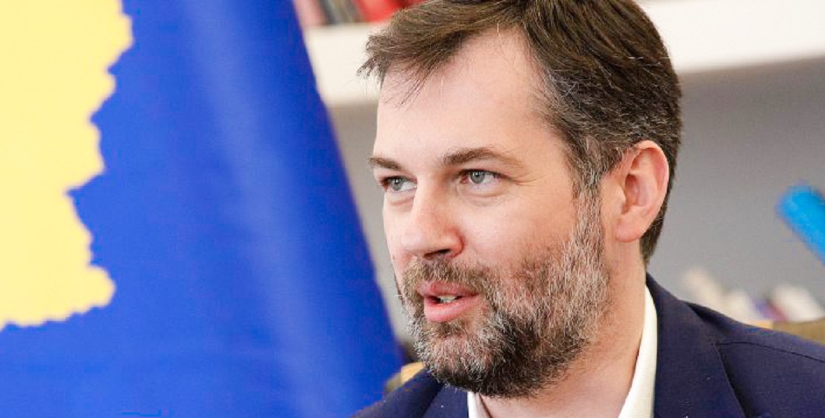 “Ishim gati, por s’na pyetën fare”, Çeku reagon ashpër ndaj bashkëpunimit Shqipëri-Serbi