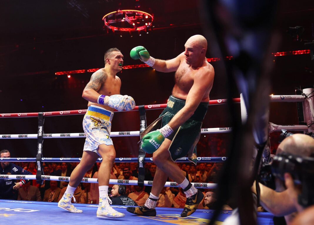 Usyk shpallet kampion i padiskutueshëm i botës në boks, e mposht Tyson Furyn