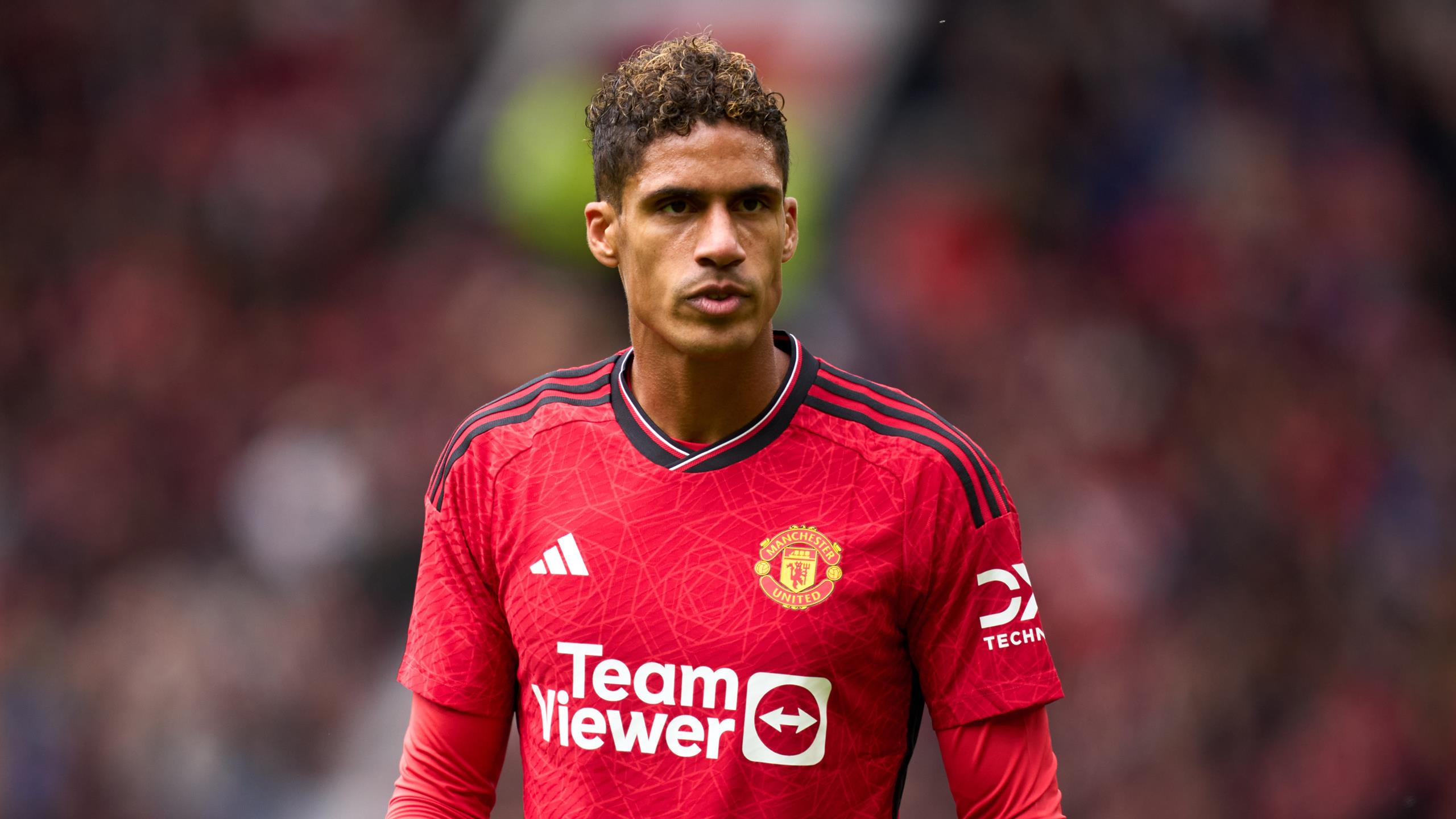 Varane konfirmon largimin nga Unitedi
