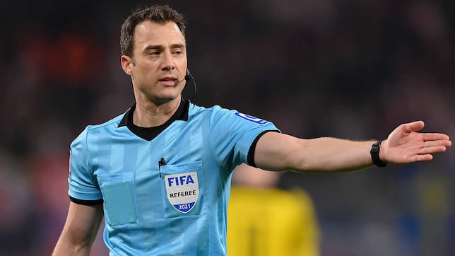 Who is Felix Zwayer, the referee for Napoli - Barcelona in the Champions League? - AS USA