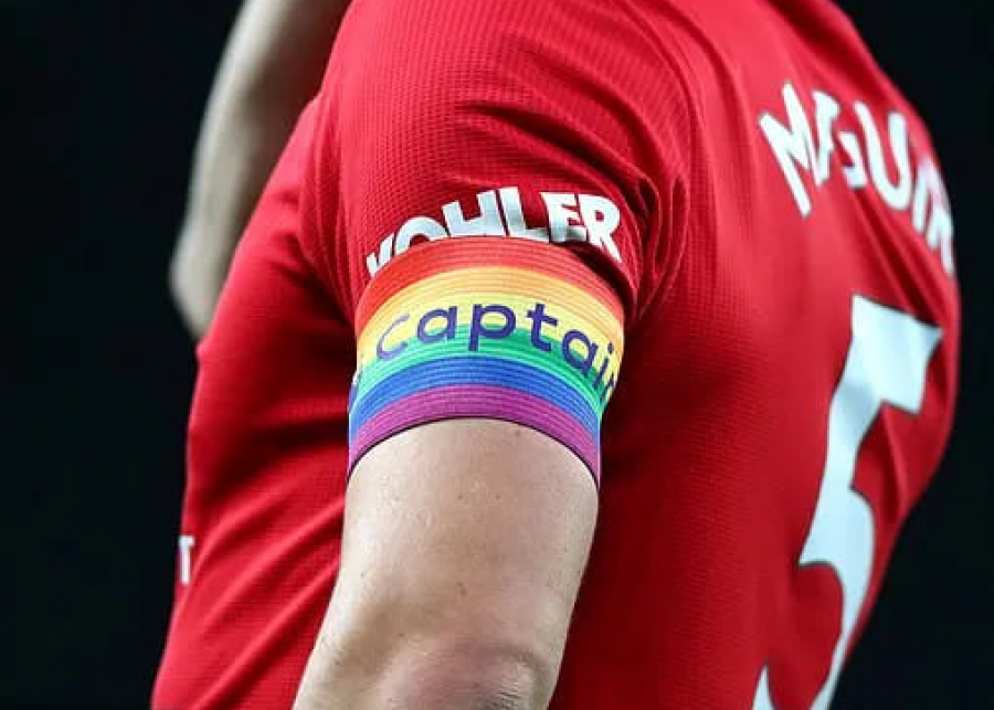 Lojtarët e Manchester United refuzuan të vendosin shiritin pro-LGBTQ+
