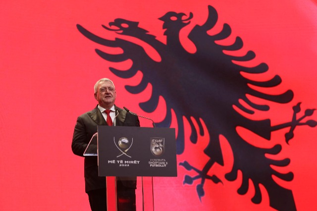 Presidenti Duka, mesazh urimi për vitin e ri: Mbyllim një vit rekordesh, 2025-a vjen me evente madhështore!