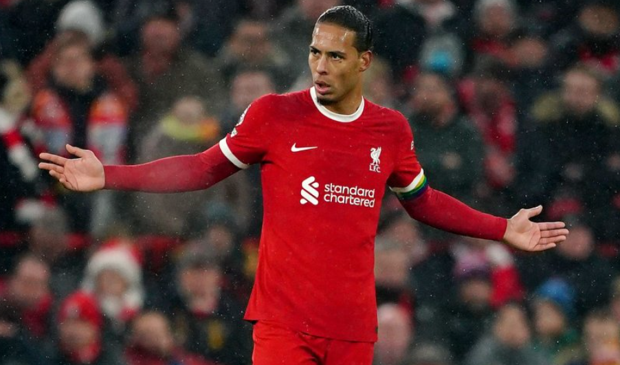 Van Dijk refuzon ofertën e parë të Liverpool për zgjatje kontrate