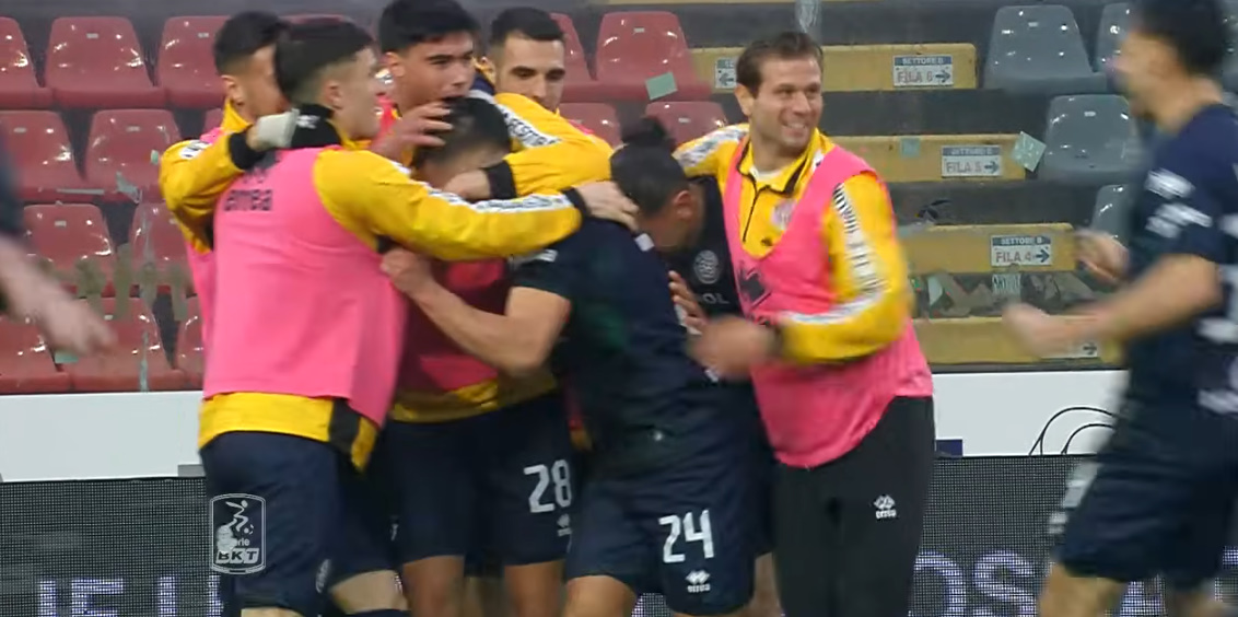 VIDEO/ Sulmuesi shqiptar bën protagonistin në Itali, asiston golin e vetëm për skuadrën e tij