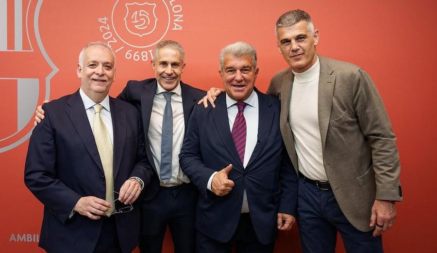-900-0-1744272295xsylvinho-me-laportan-dhe-disa-pjesetare-te-tjere-te-stafit-te-barcesjpg-199