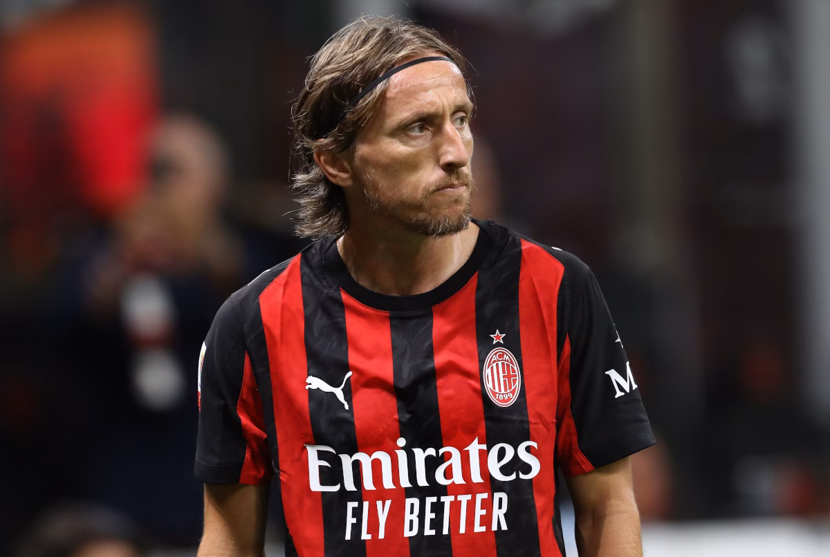 Shumë përforcime, por Milani humb në shtëpi nga ekipi i ri në Serie A