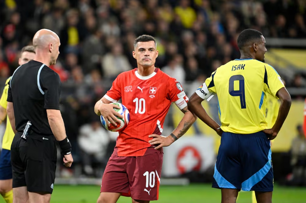 Eliminatoret Botërori 2026/ Xhaka shënon penalltinë e parë që prej 2018-ës dhe rrëfen arsyet e “pritjes” së gjatë