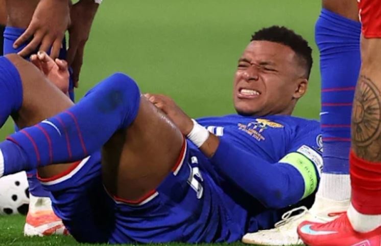 Mbappe lëndohet ndaj Azerbajxhanit, trajneri francez tregon shkallën e dëmtimit