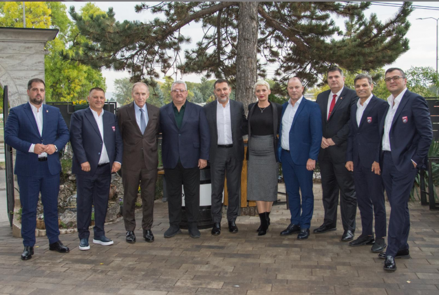 Serbi-Shqipëri / Delegacioni i FSHF merr pjesë në drekën zyrtare të organizuar nga Federata Serbe