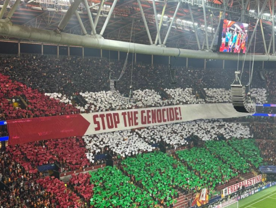 Tifozët e Galatasaray-t, me mesazh të fuqishëm për Palestinën: Ndal gjenocidin!