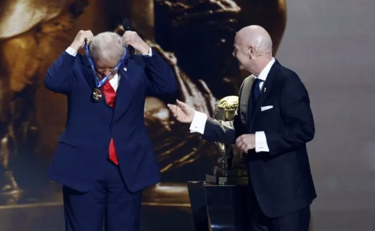 Çmimi për Trump i sjell probleme Infantinos