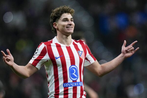 Julián Álvarez, jo shumë i lumtur në Madrid. Argjentinasi joshet nga interesimi i Barcelonës