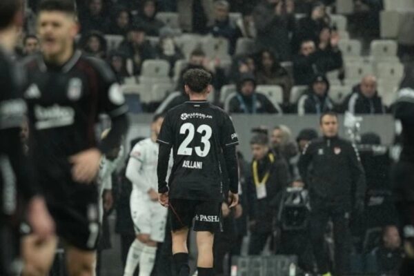 Asllani ndëshkohet me të kuq në debutim