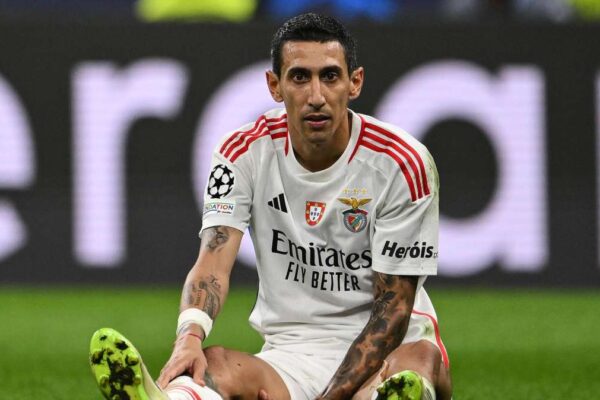 “Mourinho, trajneri më i mirë. Messi-Ronaldo? Njëri i bekuar nga Zoti, tjetri u bë i madh me punë”