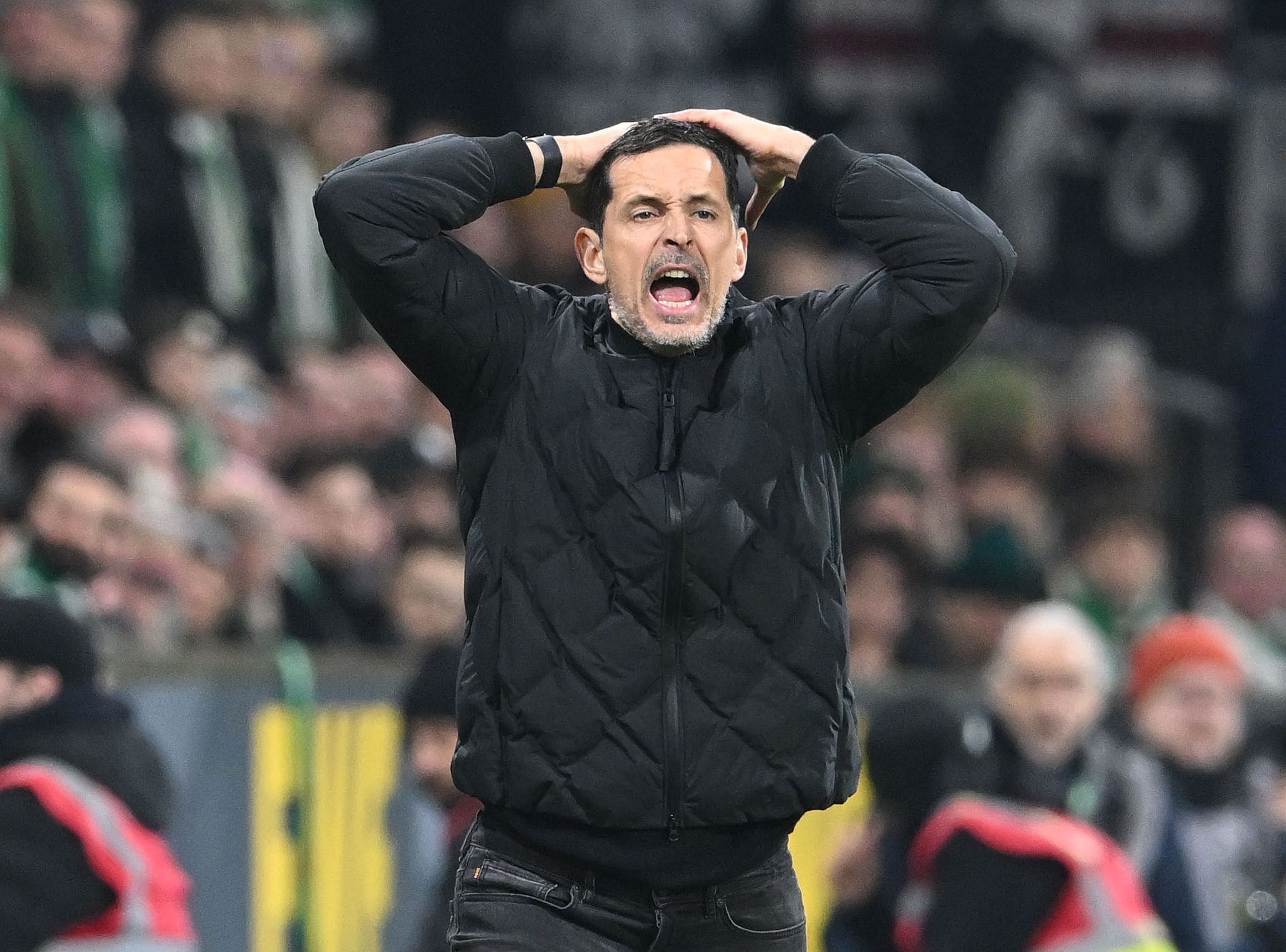 Eintracht Frankfurt mbetet pa trajner, largohet Dino Toppmoller