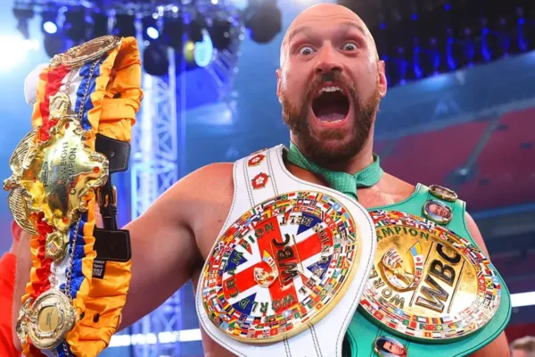 Tyson Fury pranë rikthimit në ring, Makhmudov favorit për meçin e prillit