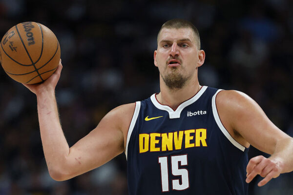 Denver Nuggets dhe Detroit Pistons shënojnë fitore të rëndësishme