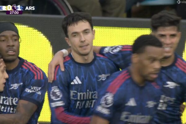 Arsenal mbaron punë që në pjesën e parë ndaj Leeds, vendasit shënojnë në portën e tyre (video)