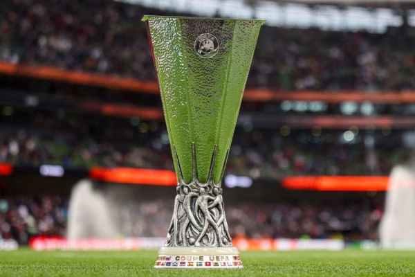 Europa League vjen me 18 ndeshje sonte, vëmendja te futbollistët shqiptarë