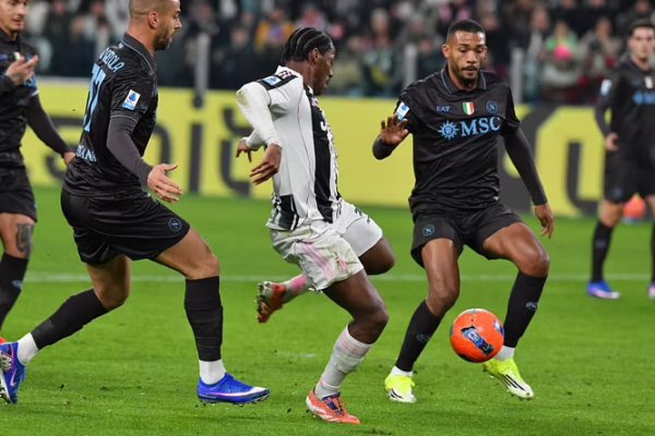 Juventusi tregon forcën përballë Napolit