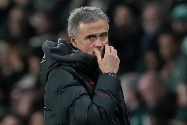 Parizienët “marrosen” pas Luis Enrique, nxitojnë për “ta blinduar” trajnerin e tyre