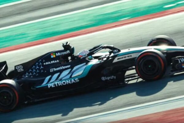 Red Bull dhe Mercedes shkëlqejnë në Barcelonë, debutojnë sot Ferrari dhe McLaren