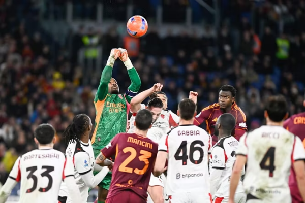 Pellegrini ngadalëson ecurinë e Milanit, barazimi i parë i Romës e bën Interin të lumtur