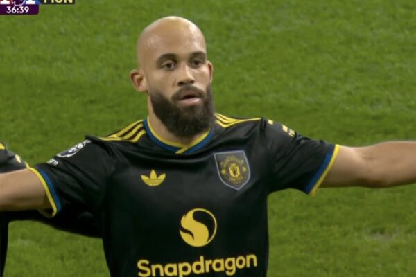 Autogol dhe gafë e pafalashme e Zubimendi-t, Arsenal-Man. United bëjnë “paqe” për pjesën e parë (video)