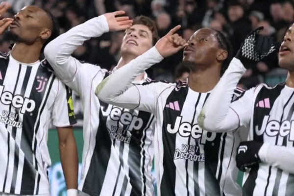 Juventus e mbyll pjesën e parë në avantazh, Napoli pretendon për penallti të padhënë (video)