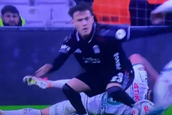 🔥 Kristjan Asllani debuton te Besiktas dhe del me karton të kuq pas 6 minutash (video)