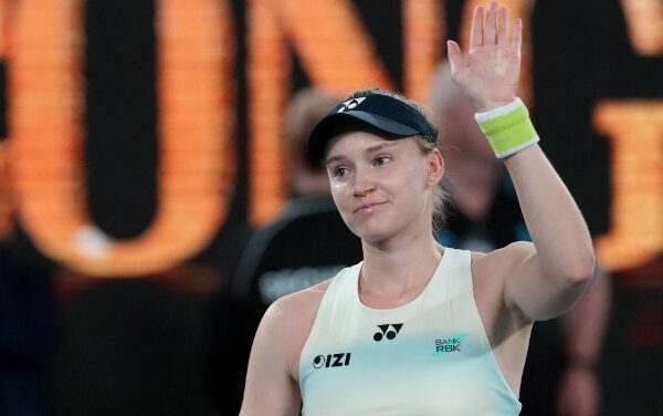 Rybakina “mbretëresha” e re e Australian Open, Sabalenka dorëzohet në tri sete