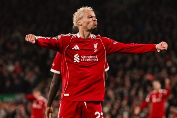 Liverpool bën përmbysjen e madhe për dy minuta, Ekitike i jashtëzakonshëm (video)