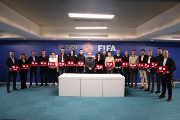 FFK ndan stemat e FIFA-s për gjyqtarët kosovarë për vitin 2026
