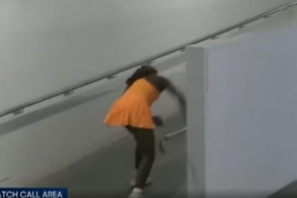 Australian Open/ Super Svitolina kalon në gjysmëfinale, Gauff nervoze thyen raketën