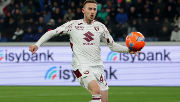 Como “turpëron” Torinon, Ismajli lë fushën i dëmtuar