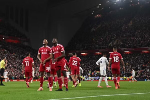 Ylli i Liverpool drejt Tottenham për 30 mln euro, Slot: Nuk falas para mikrofonit për transferimet