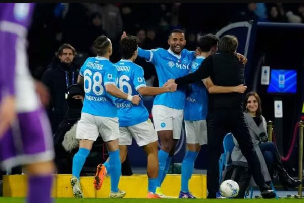 Napoli lë pas zhgënjimin në Champions dhe fiton ndaj Fiorentinës, por humb kapitenin (video)