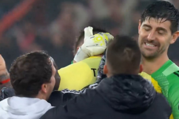 I shënoi gol me kokë, Courtois e përgëzon portierin e Benficas