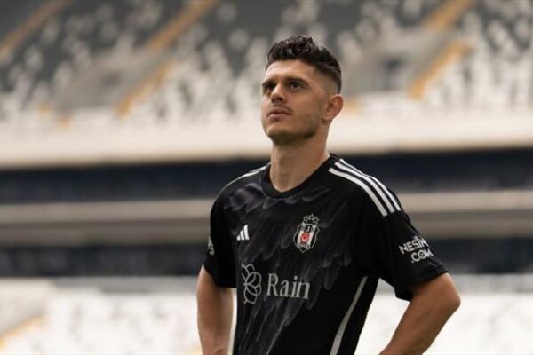 “Nuk po bën diferencën”, Kritika të forta për Rashicën nga Nihat Kahveci