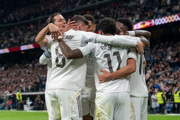 Një emër i ri del në skenë për qendrën e mbrojtjes, Real Madrid hidhet në “sulm” për yllin brazilian të rivalëve