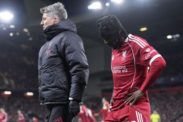 Slot: Filozofia e Liverpool është të jetë një skuadër sulmuese, dëmtimi i Frimpong na prish planet