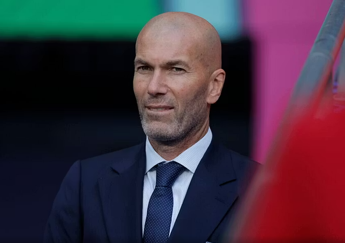 Zidane bëhet gati të marrë drejtimin e Francës, i besuari i tij pjesë e stafit teknik