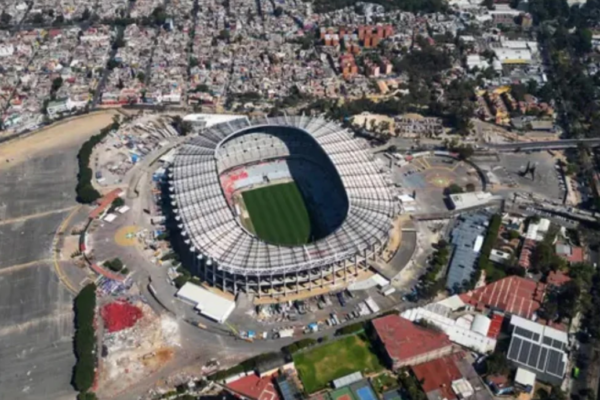 Alarm para Kupës së Botës: Stadiumi nikoqir i ndeshjes hapëse është larg përfundimit