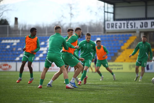 89-shi fiton dhe bëhet lider në Ligën e Parë