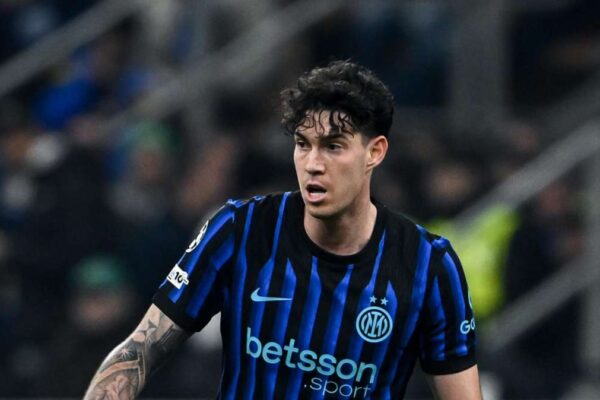 Barcelona e ka seriozisht për Bastoni-n, me plan të qartë për liderin e Interit. Lajmi i mirë nga përfaqësuesit e lojtarit