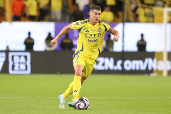 Punjonjës të paguar dhe drejtues të rikthyer, CR7 fiton dhe i jep fund protestës