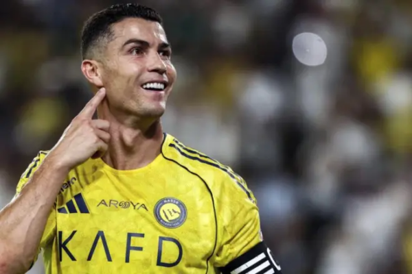 Ronaldo rikthehet në futbollin spanjoll, këtë herë nga zyrat. Blen 25% të këtij klubi