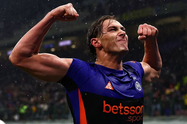 Gola, asiste dhe… muskuj. Interi po shijon një Pio Esposito në versionin XXL