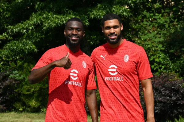 Pas Maignan gati dy rinovime të tjera për Milan, kontrata e re deri në vitin 2030 për dy anglezët