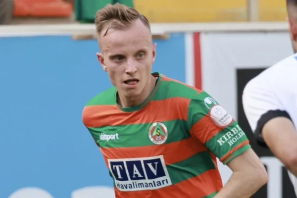 Florent Hadergjonaj shkëlqen në Superligën Turke me gol dhe futet në formacionin e javës së 23-të